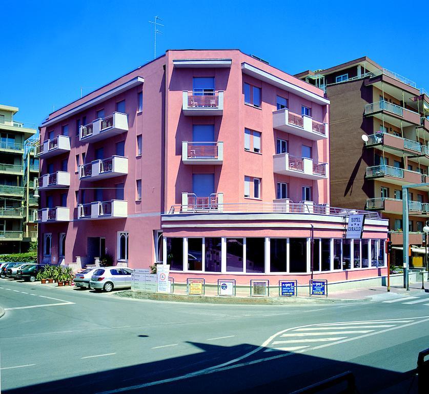 Hotel Corallo П'єтра-Лігуре Екстер'єр фото